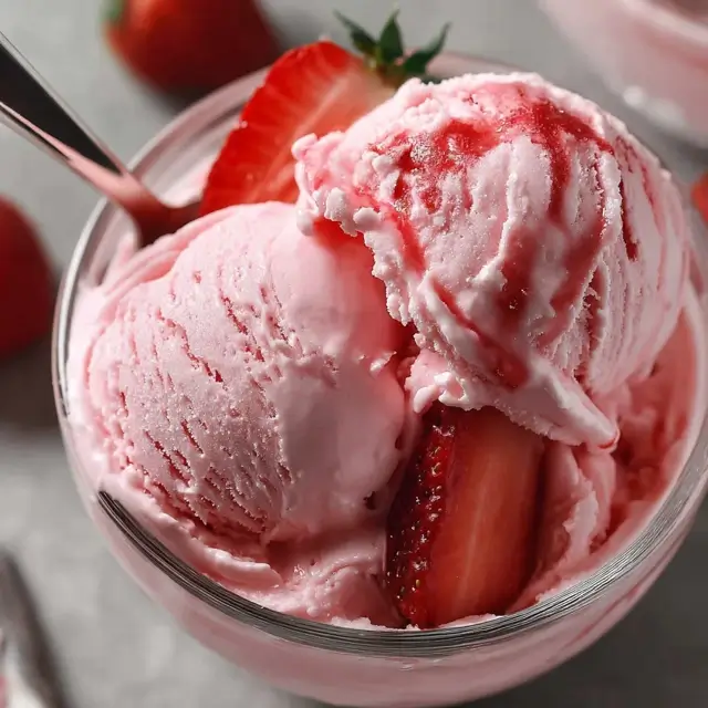 Creamy Strawberry Bliss: Easy Homemade Frozen Yogurt Recipe